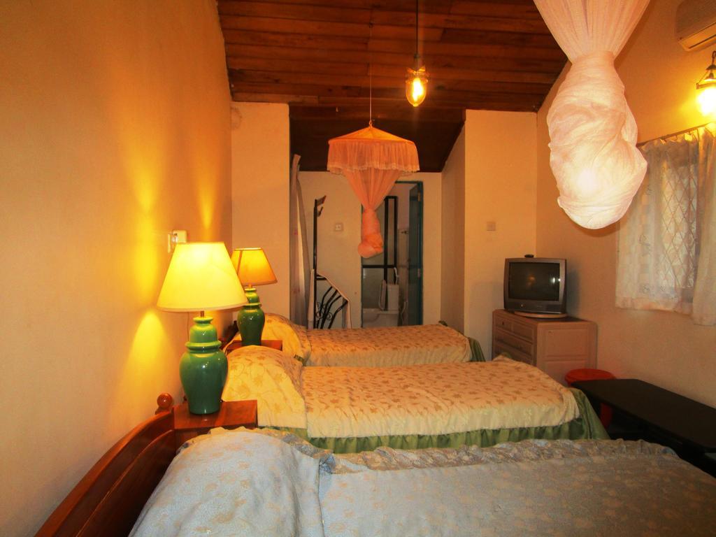 Hotel Shalini Anuradhapura Habitación foto