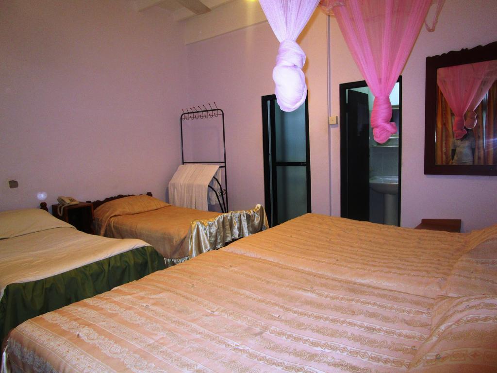 Hotel Shalini Anuradhapura Habitación foto
